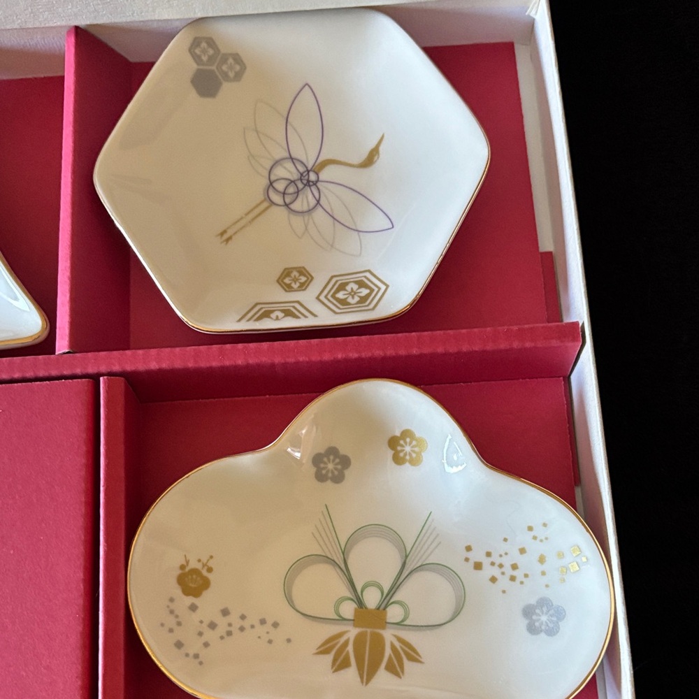 Floral Porcelain Dish Set - White and Gold - Picture 2 of 7